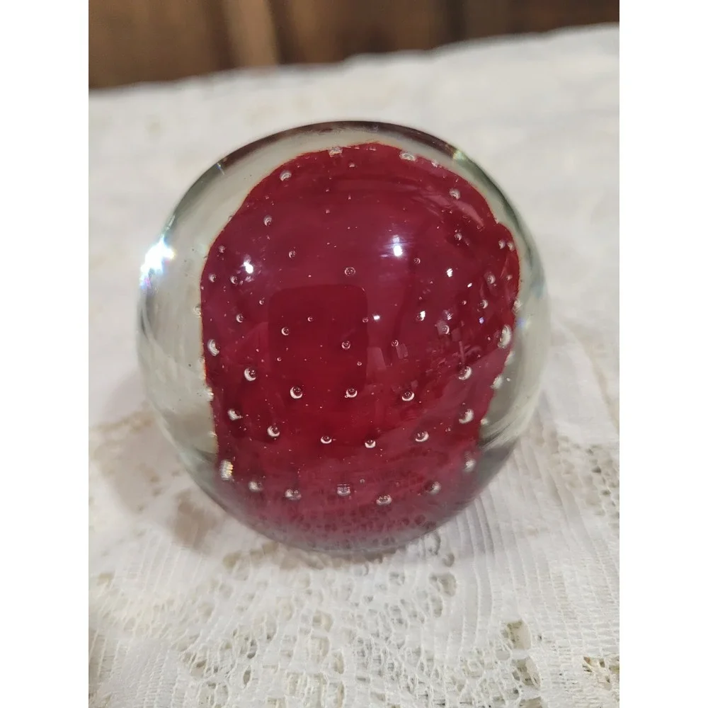 PAPERWEIGHT CLEAR GLASS  W/RED SPHERE & BUBBLES INSIDE COLOR RED/CLEAR